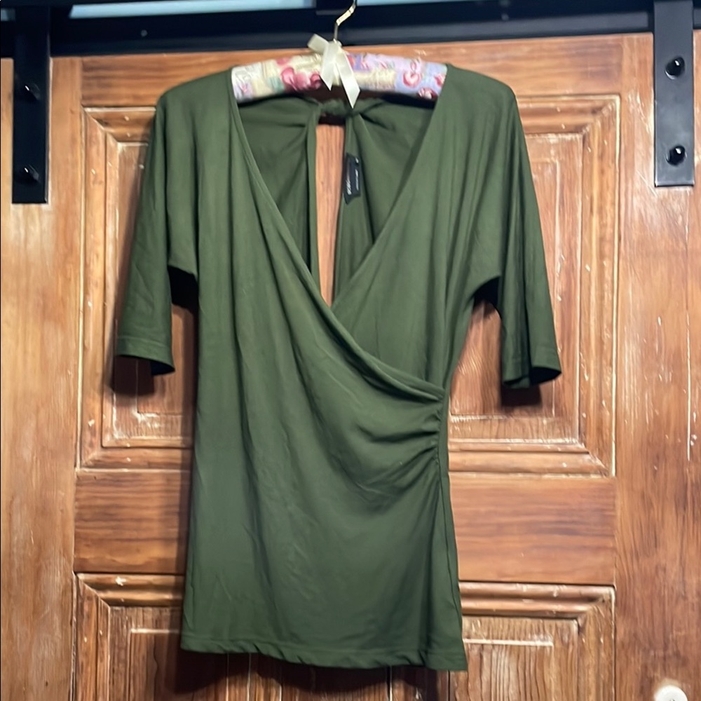 BCBGMaxAzria Green Plunge V-Neck 3/4 Sleeve Wrap Blouse